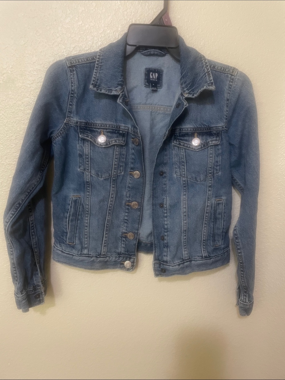 GAP Girl’s Medium Blue Denim Jacket with Button Front, size XL junior